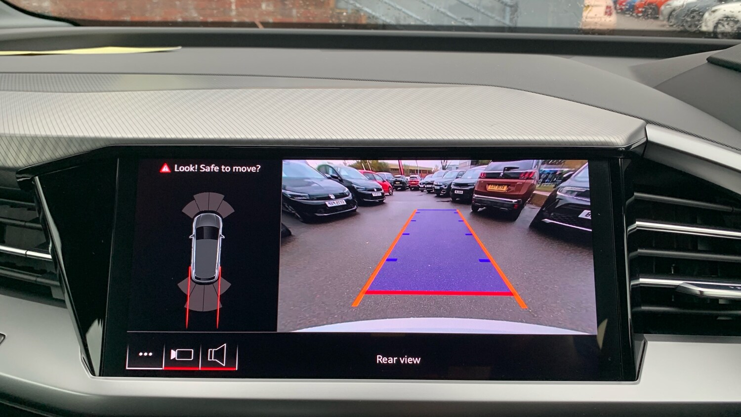 Used Audi Q4 e-tron 2024 for sale - 76458407: Photo 32