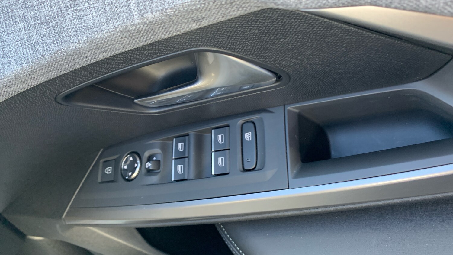 Used Peugeot 5008 2025 for sale - 76153995: Photo 22