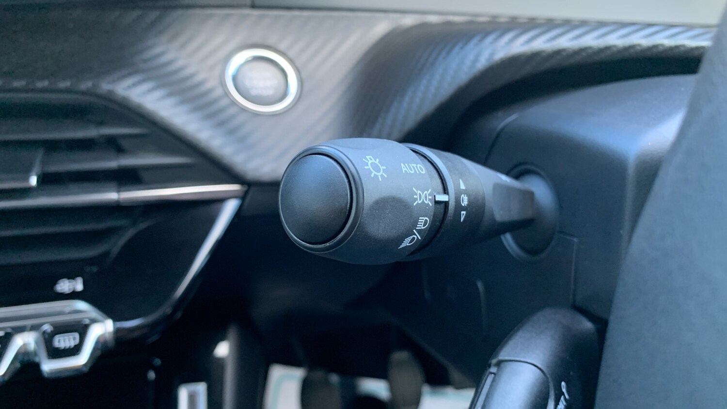 Used Peugeot 2008 2024 for sale - 76730019: Photo 29