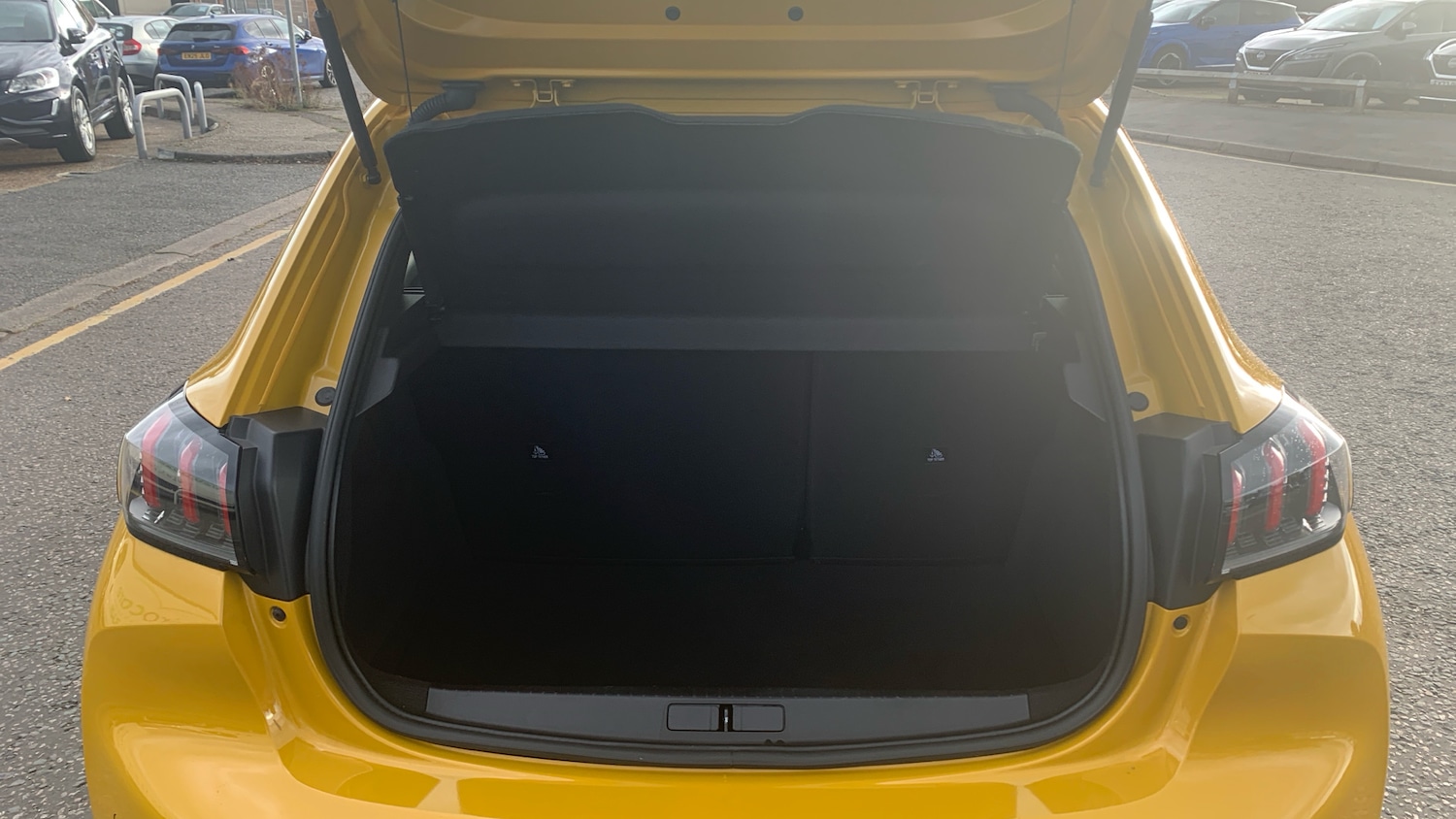 Used Peugeot 208 2022 for sale - 76647098: Photo 19