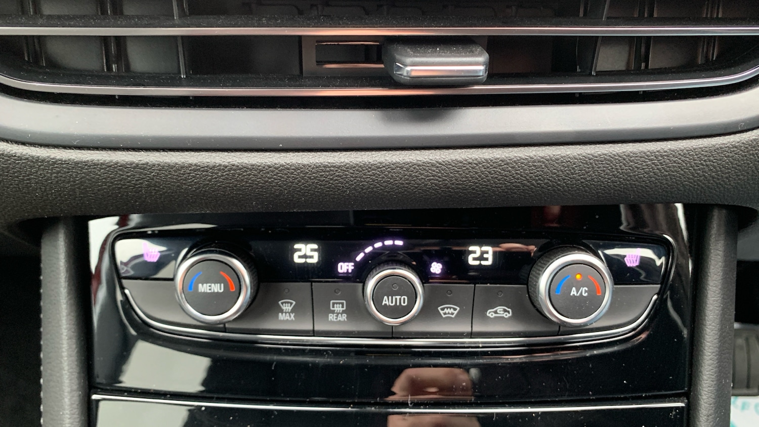 Used Vauxhall Grandland 2024 for sale - 76887933: Photo 33