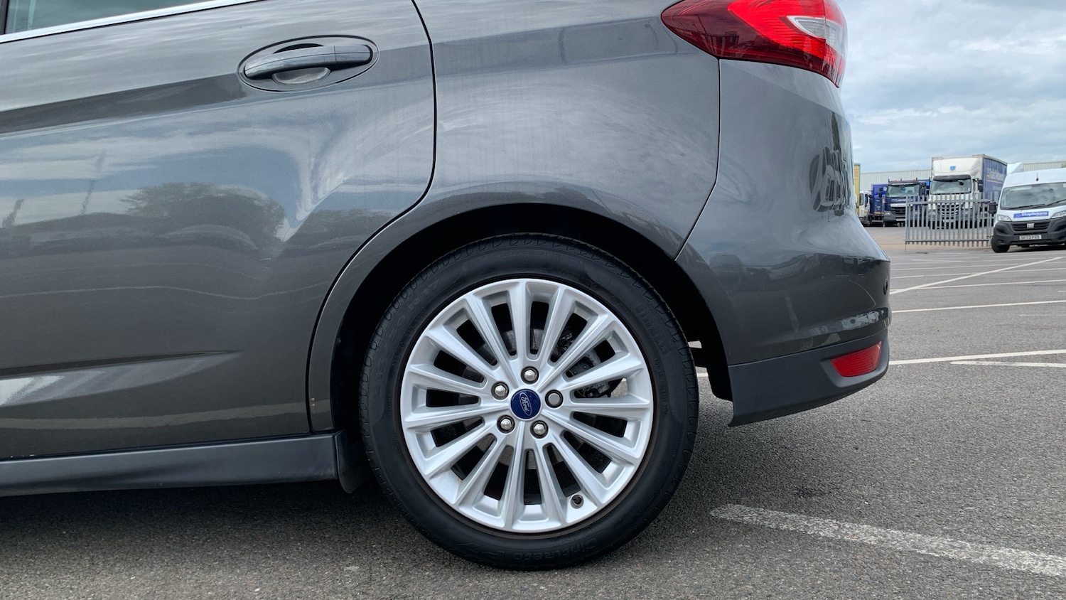 Used Ford C-Max 2017 for sale - 76887924: Photo 16