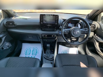 Used Toyota Yaris 2022 for sale - 75610269: Photo