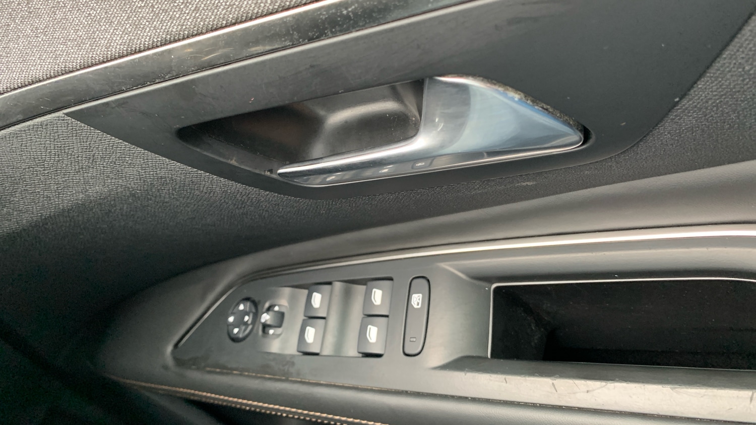 Used Peugeot 3008 2018 for sale - 76248388: Photo 22