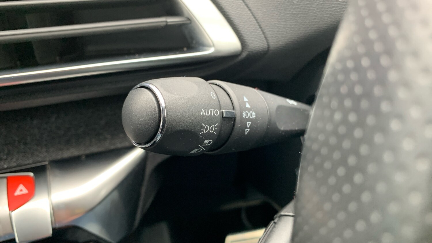 Used Peugeot 3008 2018 for sale - 76248388: Photo 28
