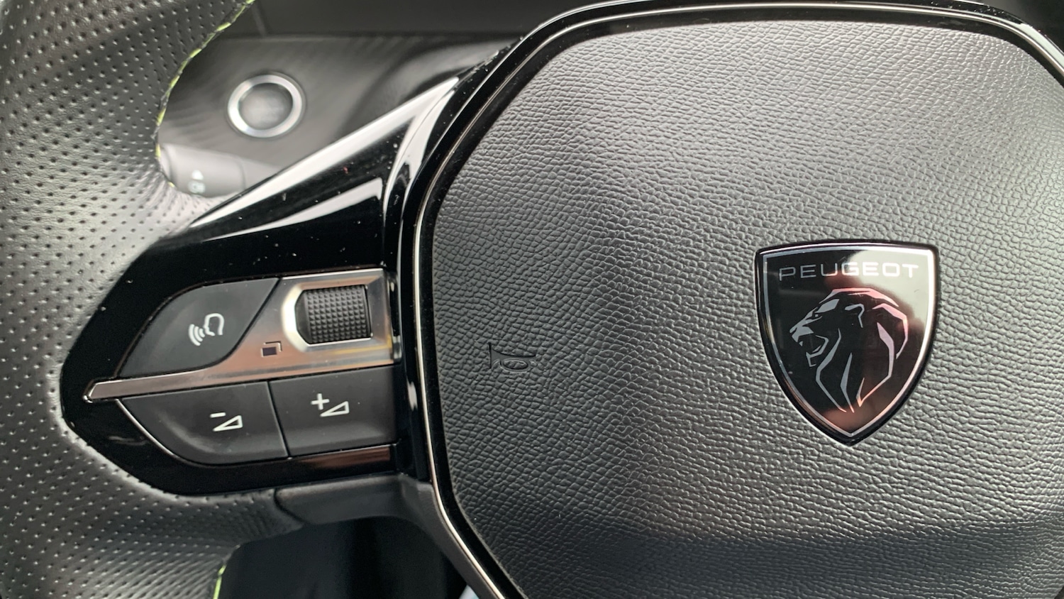 Used Peugeot 2008 2024 for sale - 77525615: Photo 23