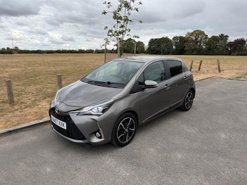 Used Toyota Yaris 2017 for sale - 79374128: Photo