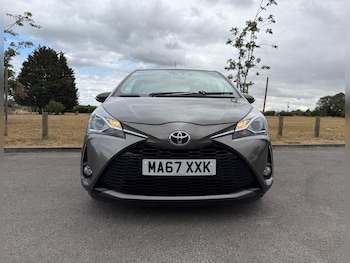 Used Toyota Yaris 2017 for sale - 79374128: Photo