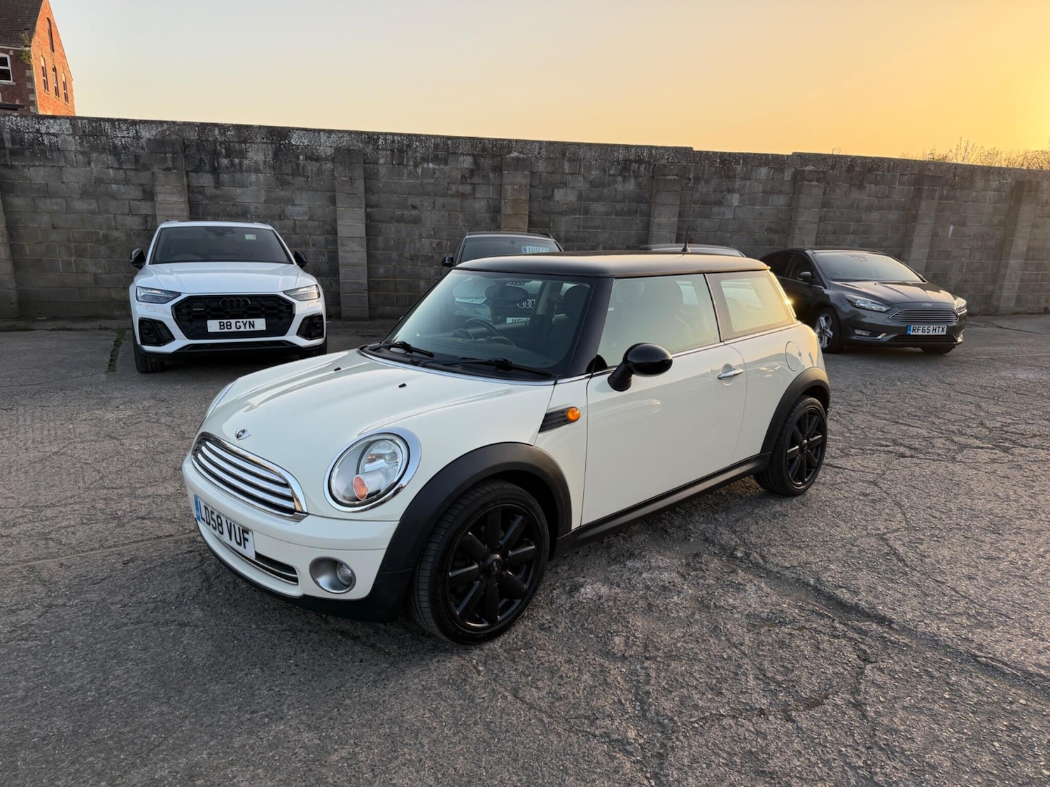 Used MINI Hatch 2009 for sale - 78171475: Photo 2