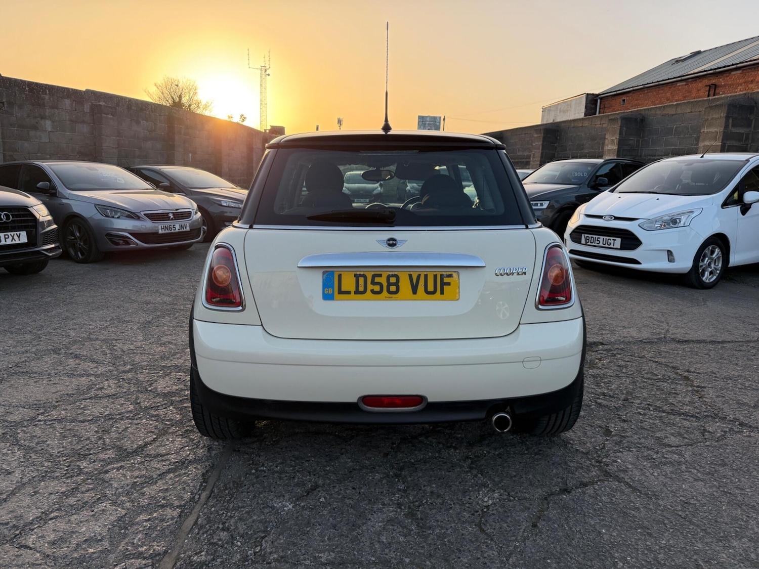 Used MINI Hatch 2009 for sale - 78171475: Photo 8