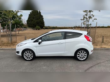Used Ford Fiesta 2017 for sale - 79669304: Photo