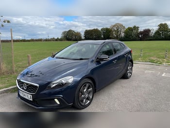 Used Volvo V40 Cross Country 2014 for sale - 79793571: Photo