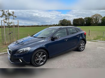 Used Volvo V40 Cross Country 2014 for sale - 79793571: Photo