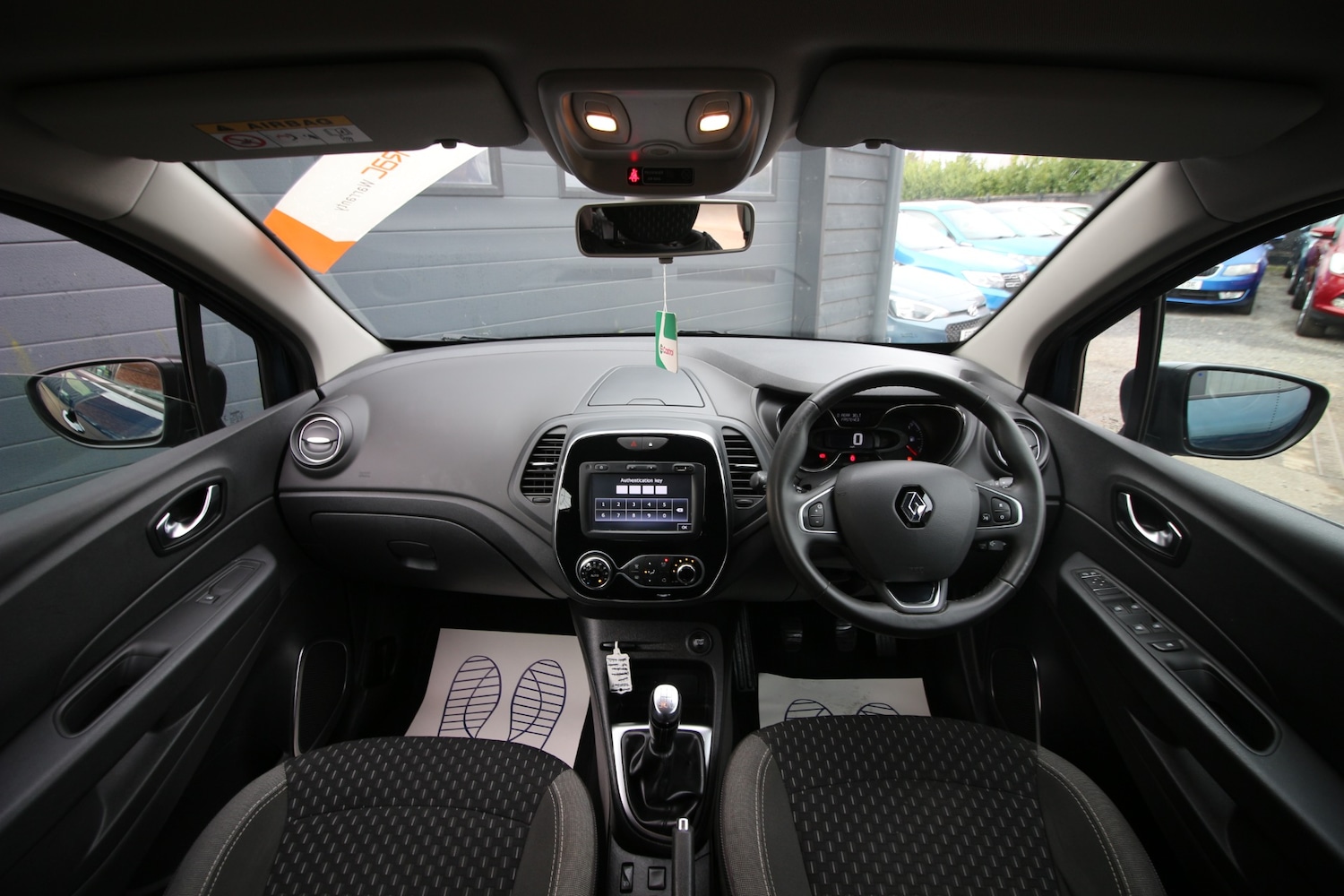 Used Renault Captur 2018 for sale - 77691097: Photo 5