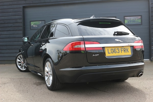 Used Jaguar XF 2013 for sale - 70601936: Photo 2