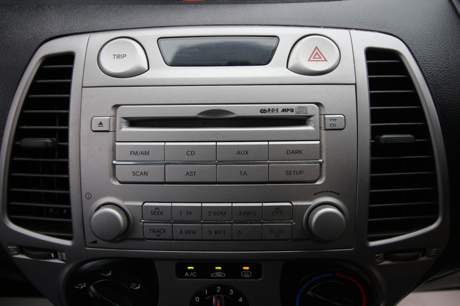 Used Hyundai i20 2009 for sale - 77323485: Photo 7