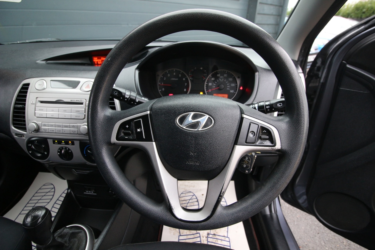 Used Hyundai i20 2009 for sale - 77323485: Photo 8