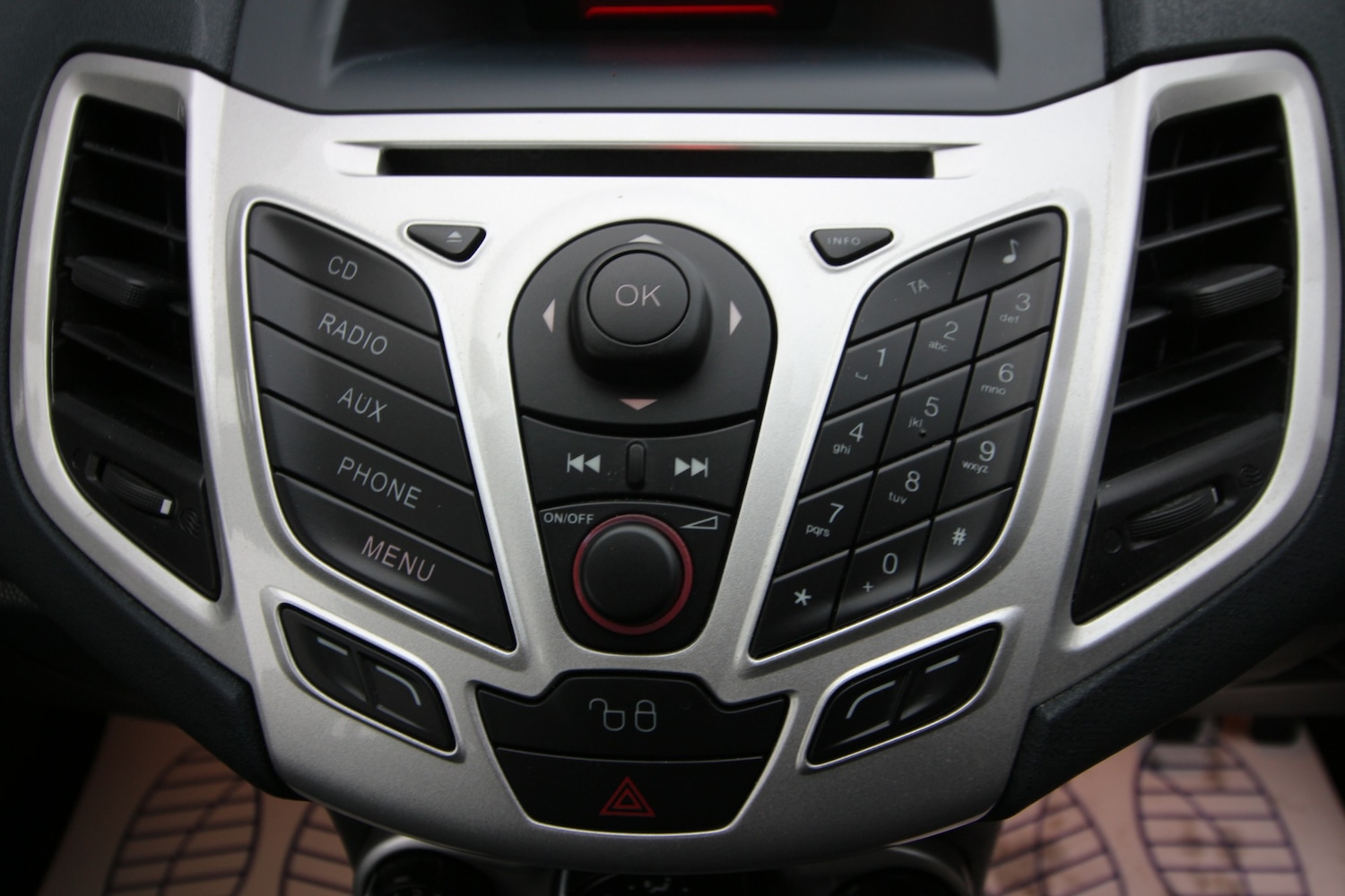 Used Ford Fiesta 2012 for sale - 76684588: Photo 8