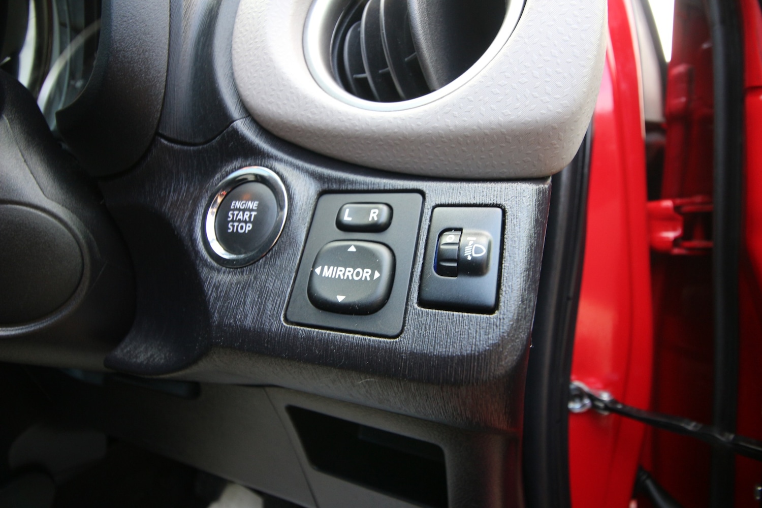 Used Toyota Yaris 2012 for sale - 76363093: Photo 10