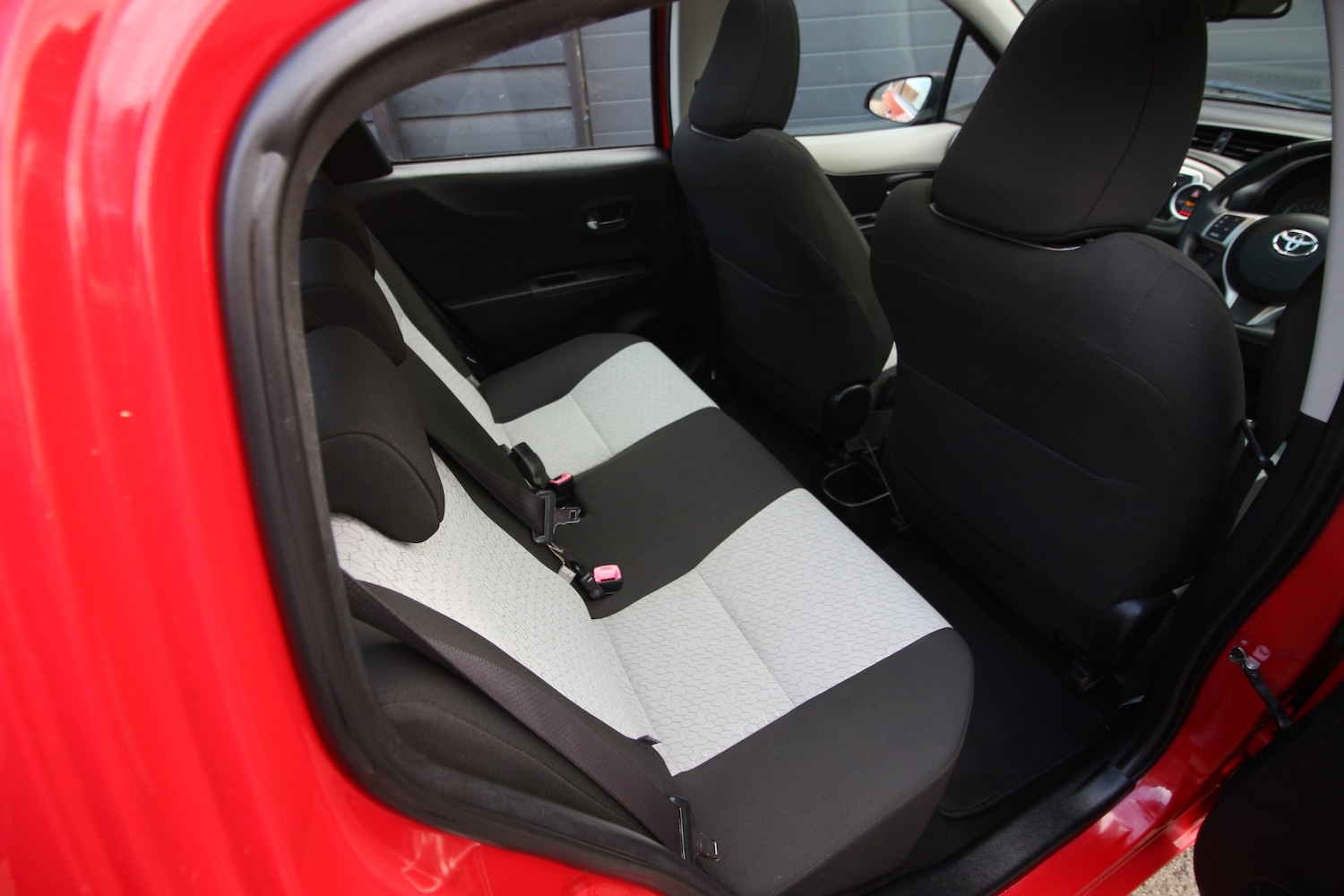 Used Toyota Yaris 2012 for sale - 76363093: Photo 14