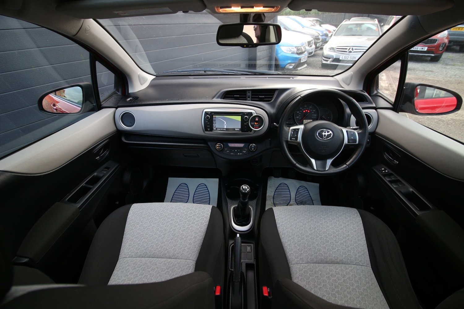 Used Toyota Yaris 2012 for sale - 76363093: Photo 5