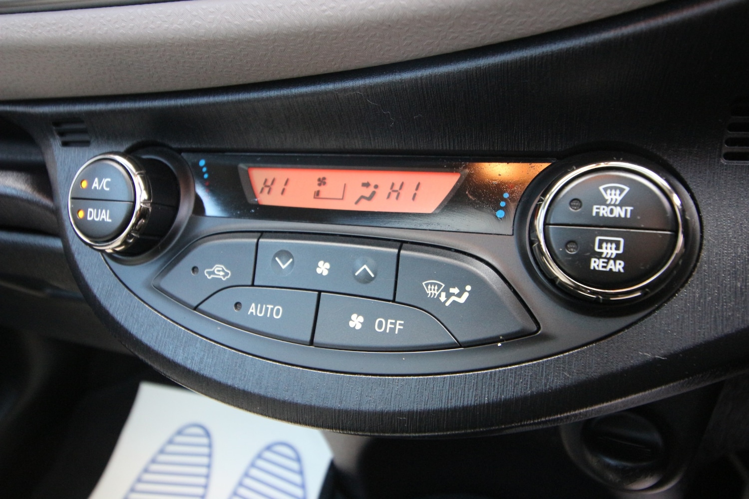 Used Toyota Yaris 2012 for sale - 76363093: Photo 7