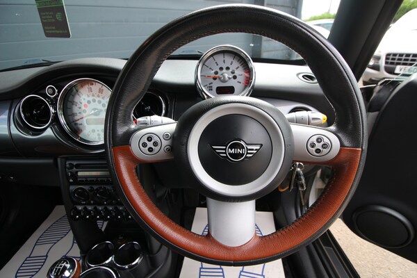 Used MINI Convertible 2008 for sale - 75440320: Photo 11