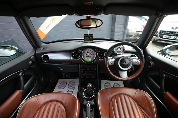 Used MINI Convertible 2008 for sale - 75440320: Photo 5