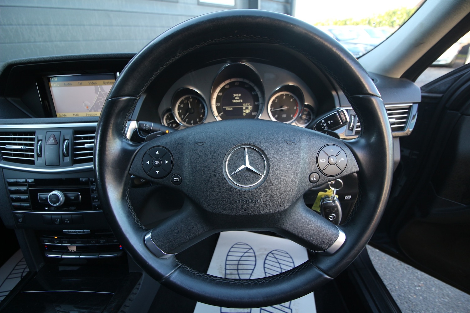 Used Mercedes-Benz E Class 2010 for sale - 77220317: Photo 10