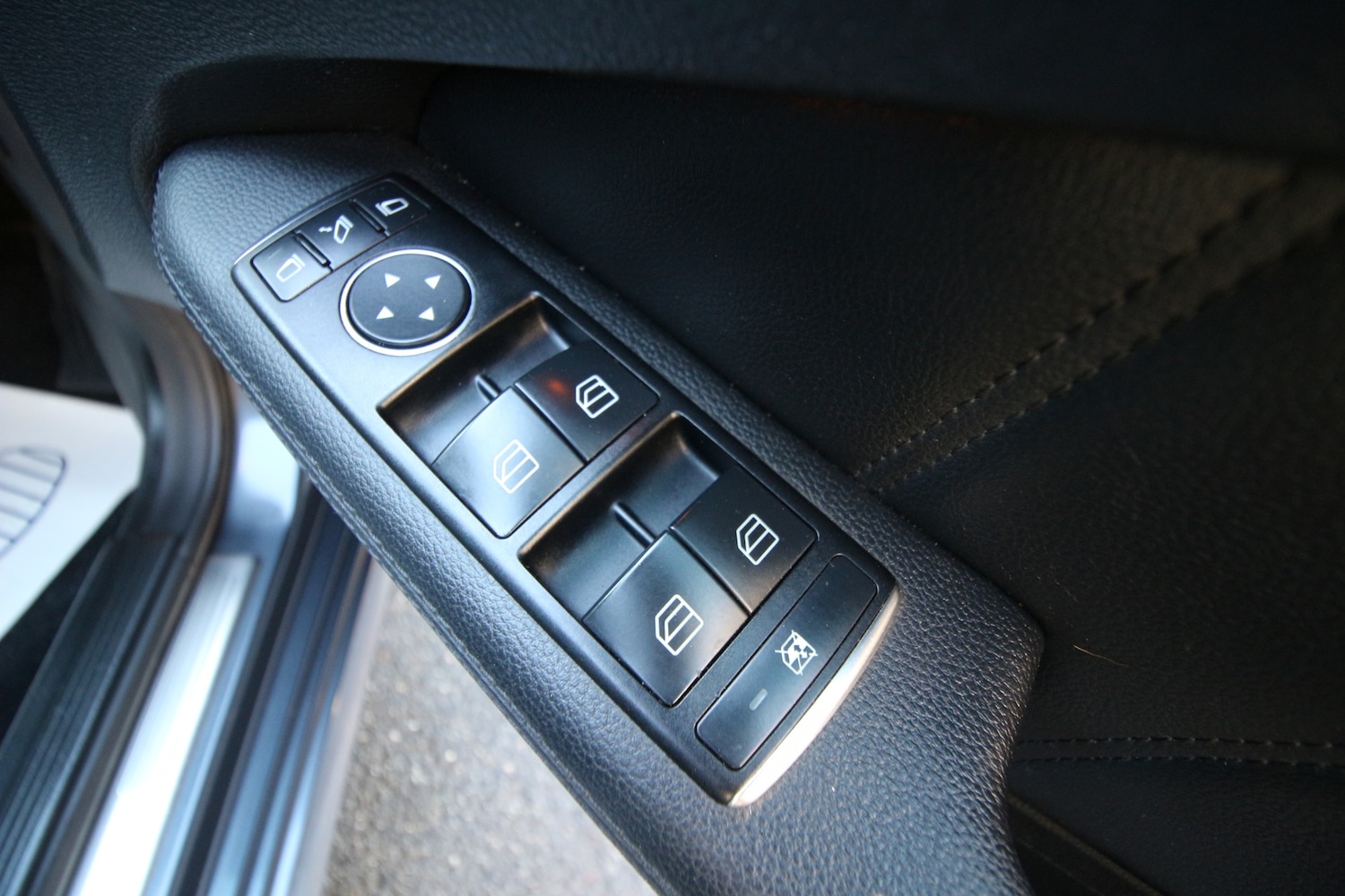 Used Mercedes-Benz E Class 2010 for sale - 77220317: Photo 14