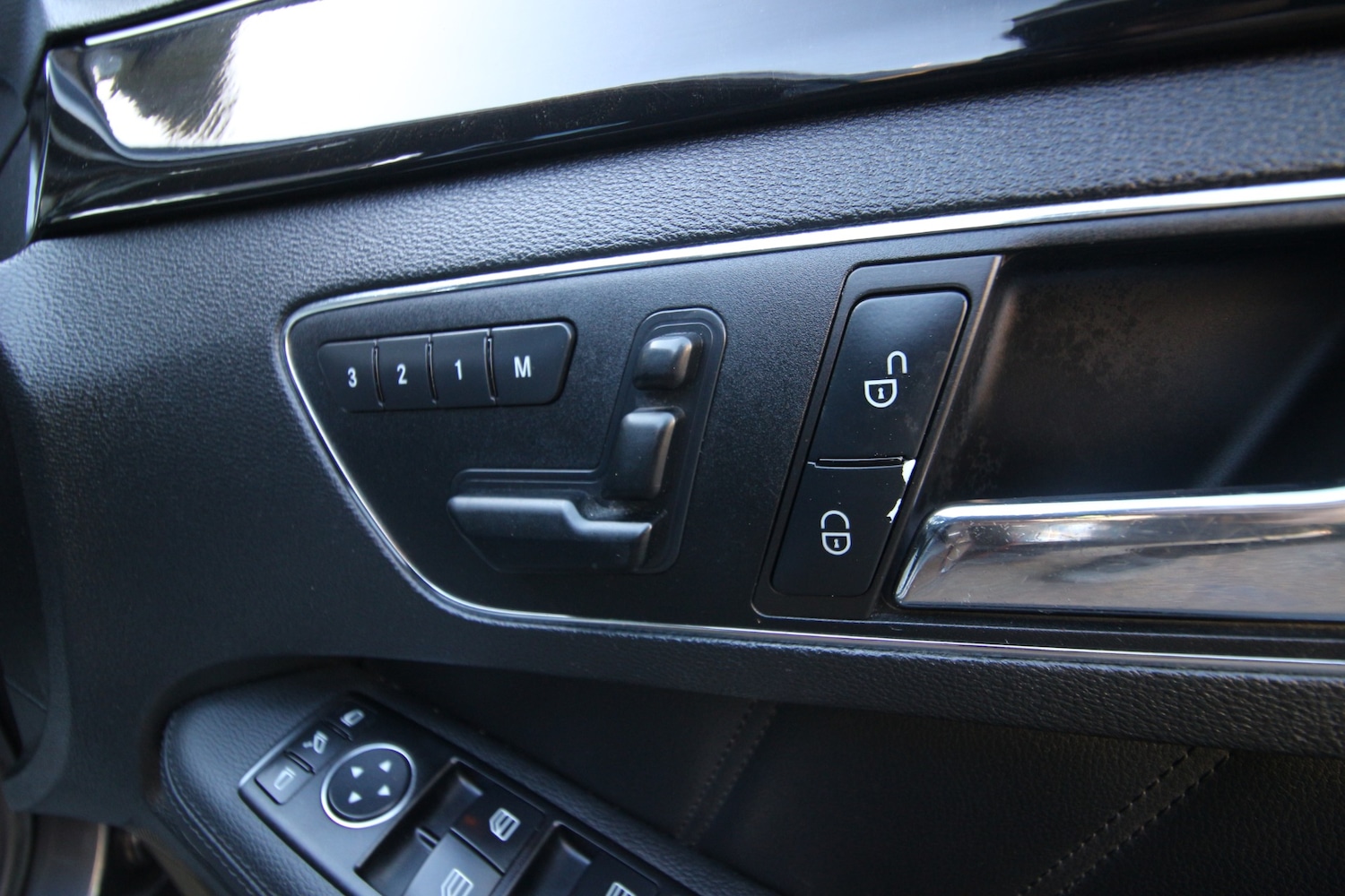 Used Mercedes-Benz E Class 2010 for sale - 77220317: Photo 15