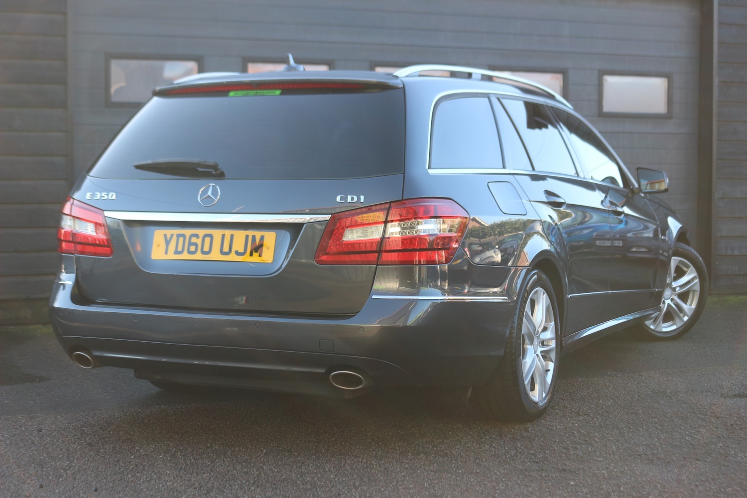 Used Mercedes-Benz E Class 2010 for sale - 77220317: Photo 4