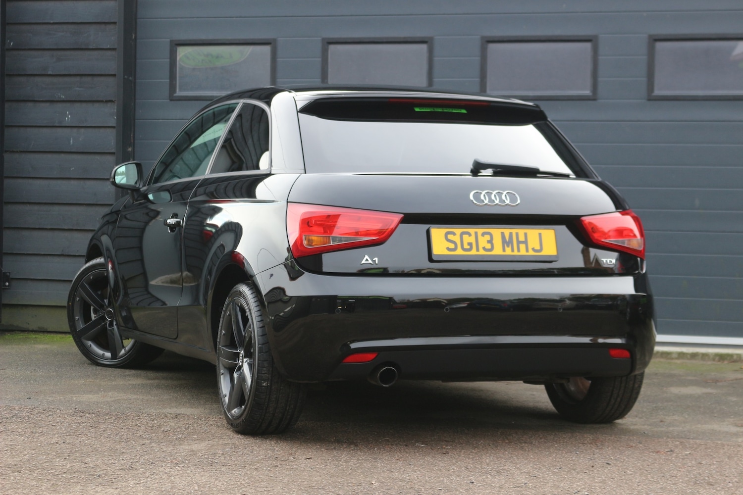 Used Audi A1 2013 for sale - 77034335: Photo 2