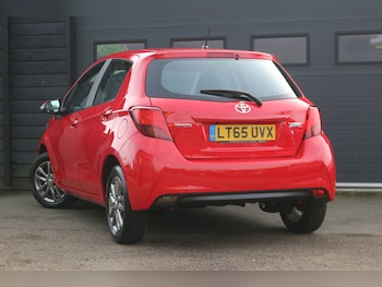 Used Toyota Yaris 2015 for sale - 77691053: Photo