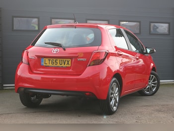 Used Toyota Yaris 2015 for sale - 77691053: Photo