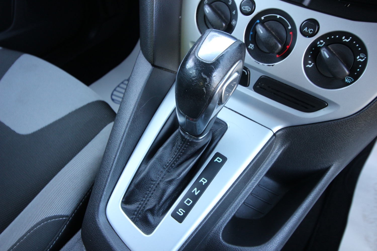 Used Ford Focus 2011 for sale - 76652740: Photo 6