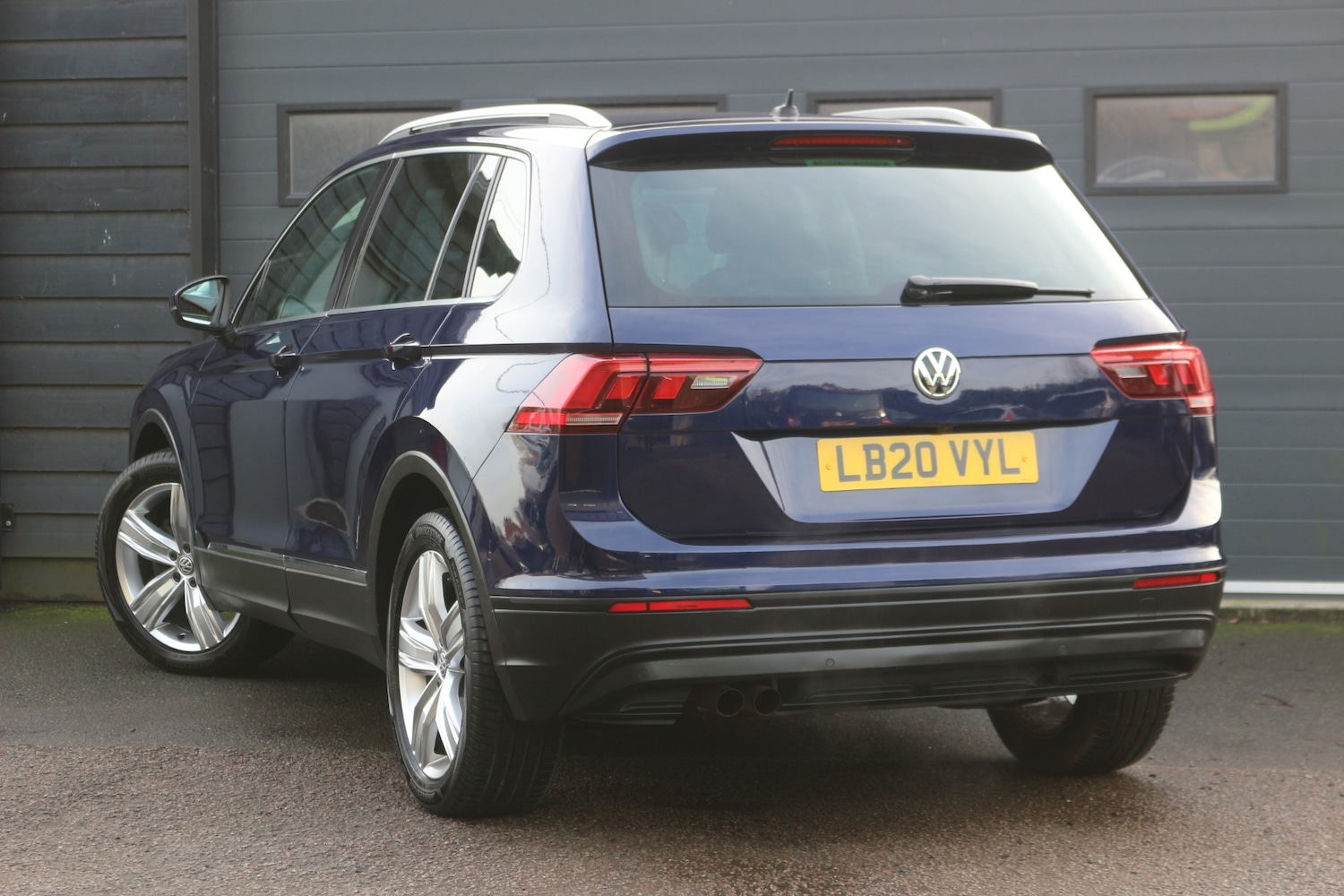 Used Volkswagen Tiguan 2020 for sale - 77034429: Photo 2