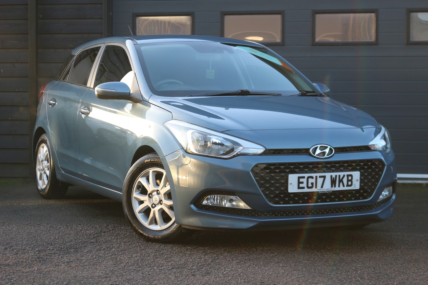 Used Hyundai i20 2017 for sale - 76738400: Photo 1