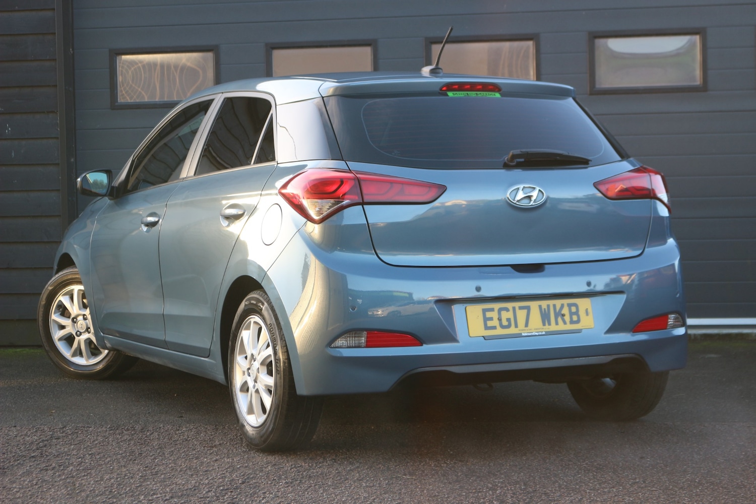 Used Hyundai i20 2017 for sale - 76738400: Photo 2