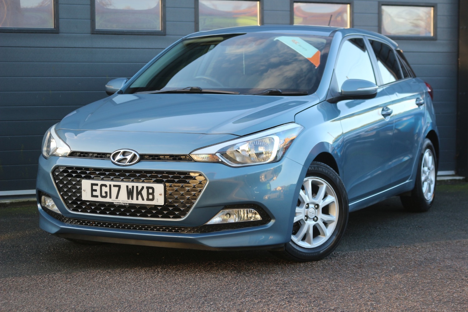 Used Hyundai i20 2017 for sale - 76738400: Photo 3