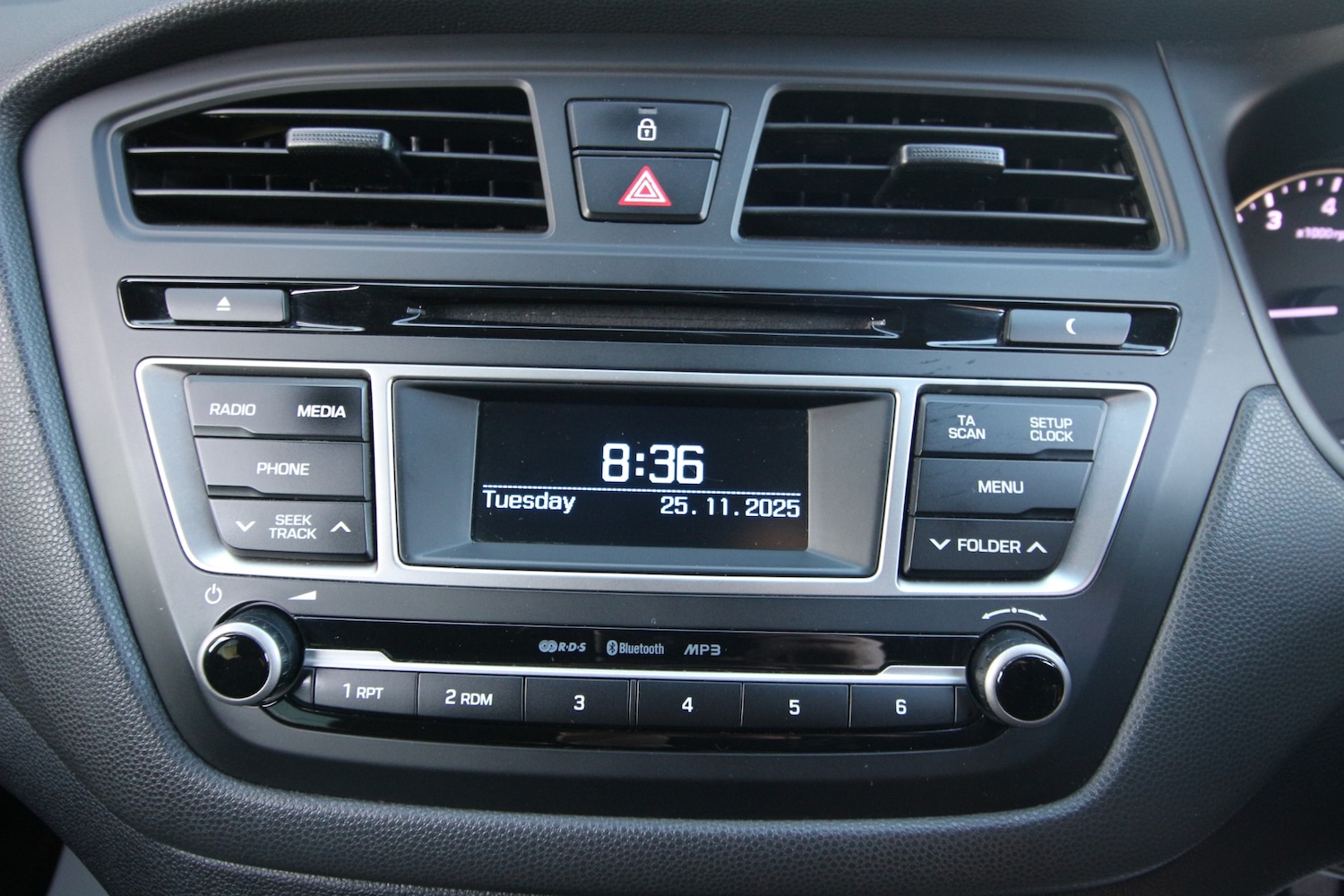 Used Hyundai i20 2017 for sale - 76738400: Photo 8