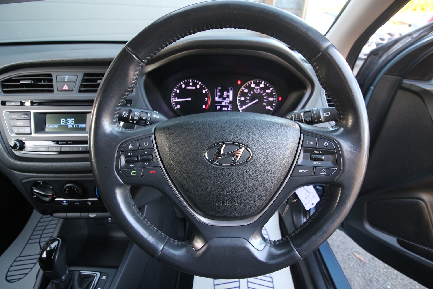 Used Hyundai i20 2017 for sale - 76738400: Photo 9