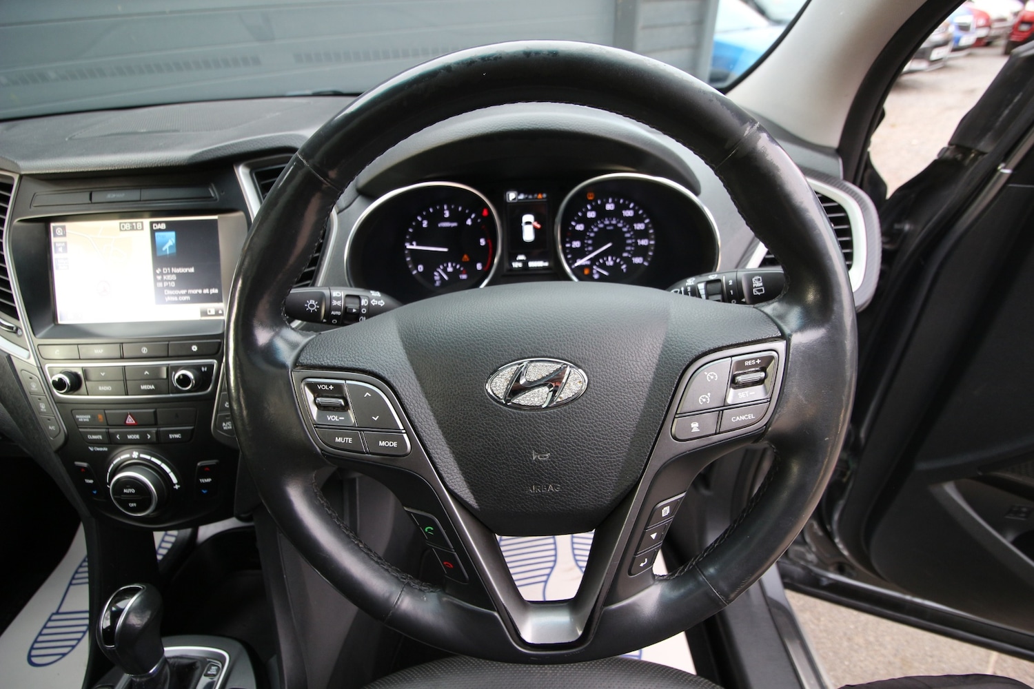 Used Hyundai Santa Fe 2017 for sale - 76300578: Photo 10