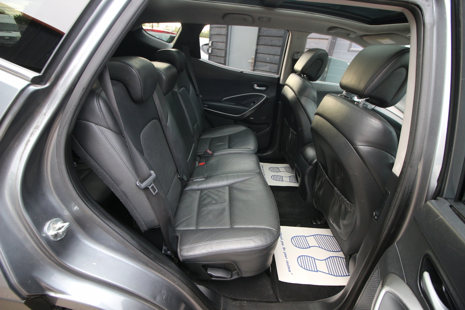 Used Hyundai Santa Fe 2017 for sale - 76300578: Photo 15