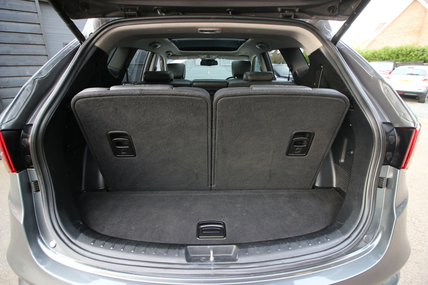 Used Hyundai Santa Fe 2017 for sale - 76300578: Photo 19