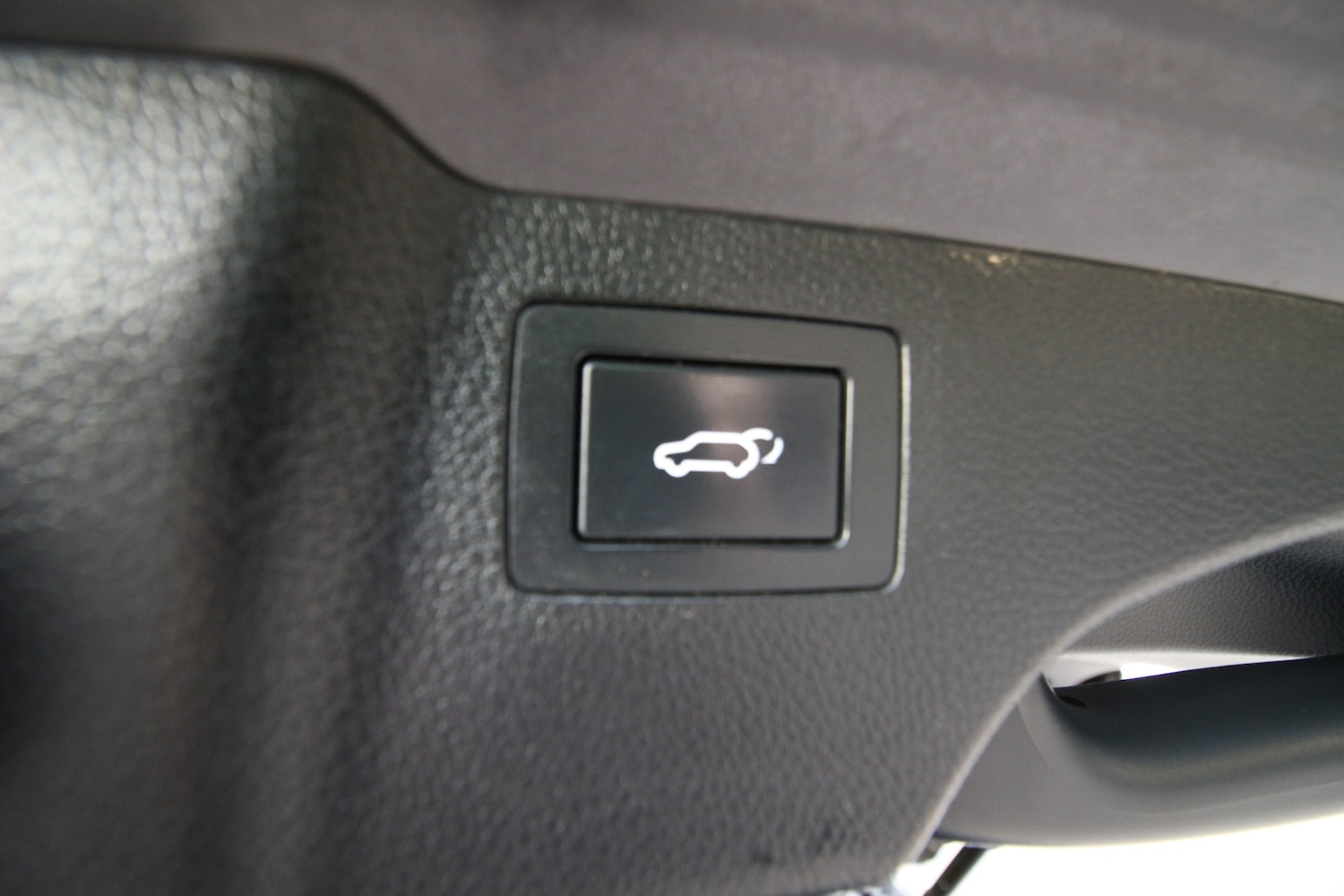 Used Hyundai Santa Fe 2017 for sale - 76300578: Photo 22