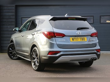 Used Hyundai Santa Fe 2017 for sale - 76300578: Photo 2