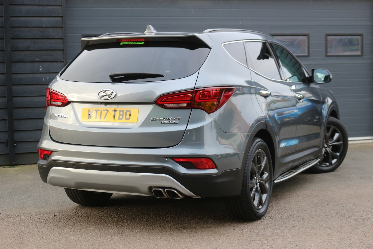 Used Hyundai Santa Fe 2017 for sale - 76300578: Photo 4