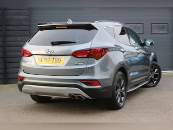 Used Hyundai Santa Fe 2017 for sale - 76300578: Photo 4