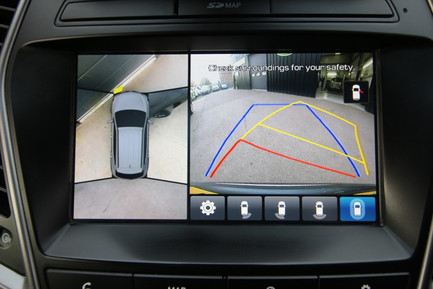 Used Hyundai Santa Fe 2017 for sale - 76300578: Photo 9